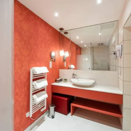 Otel Chateau De La Tour