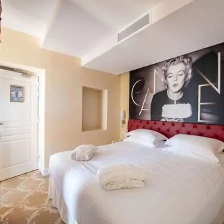 Chateau De La Tour Otel 4*