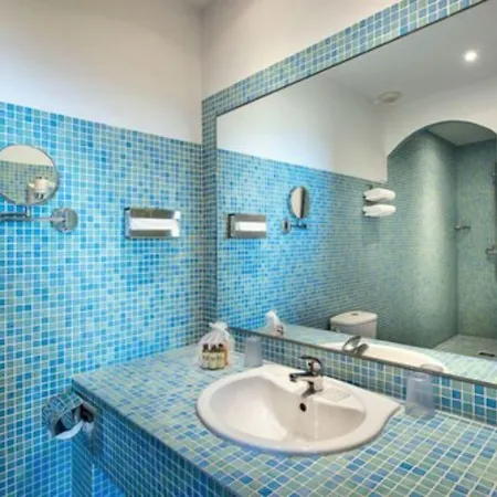 Otel Chateau De La Tour