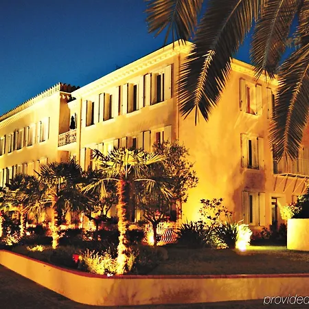 Chateau De La Tour 4*