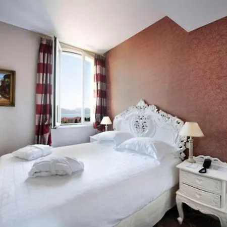 Chateau De La Tour Hotel 4*