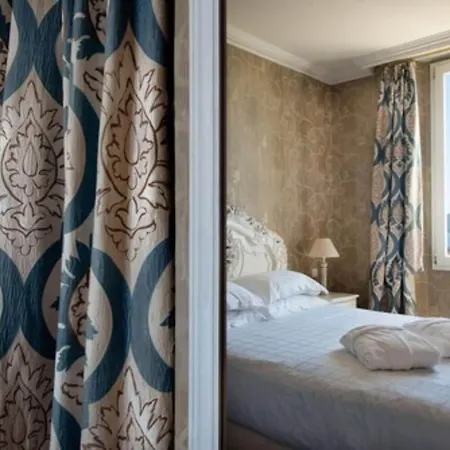 Chateau De La Tour Hotel