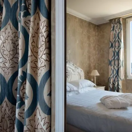 Chateau De La Tour Szálloda 4*