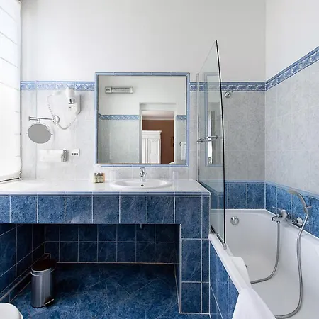 Hotel Château De La Tour Cannes