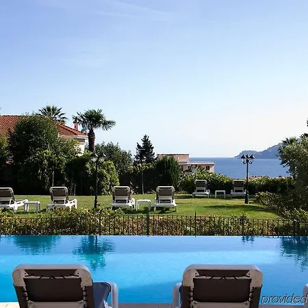 Hotel Chateau De La Tour 4*
