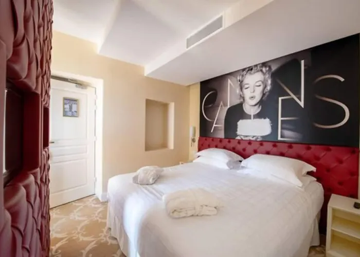 Chateau De La Tour Hotel 4*