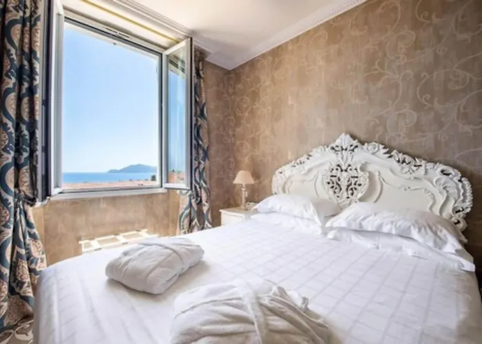 Chateau De La Tour Hotel Cannes