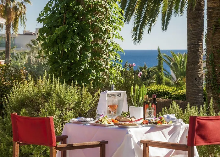 Chateau De La Tour Hotel