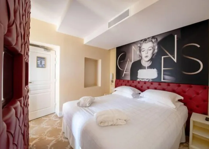 Chateau De La Tour Hotel