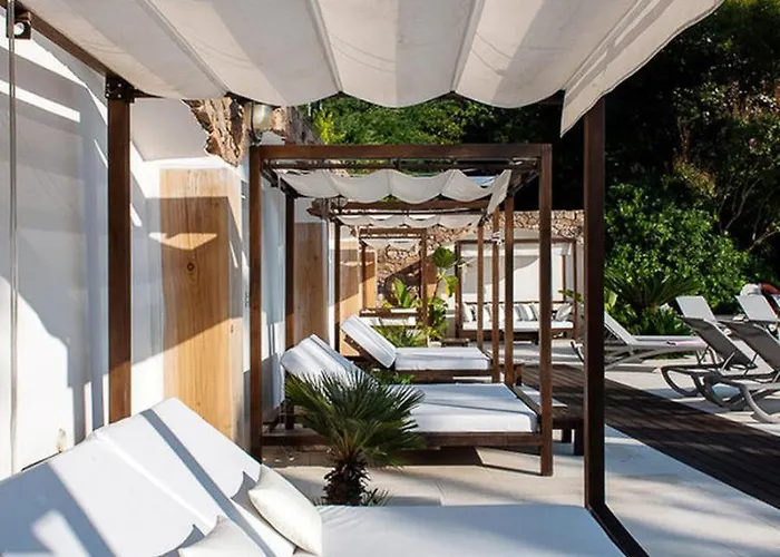 Chateau De La Tour 4* Cannes