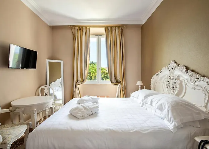 Chateau De La Tour 4* Cannes