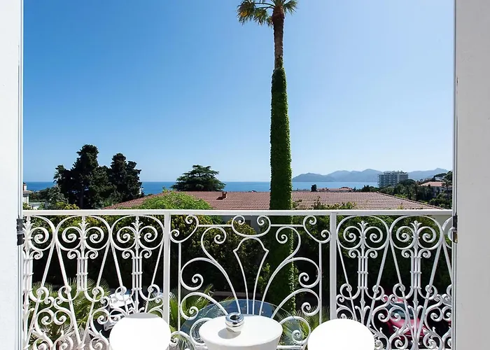 Chateau De La Tour Szálloda 4*