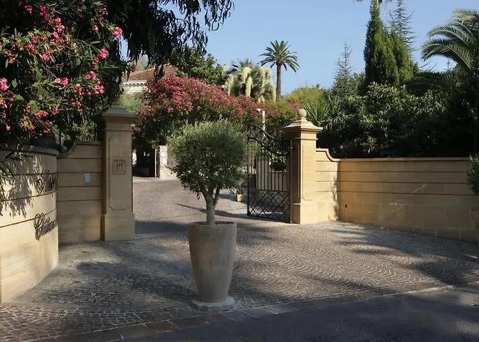 Hotel Chateau De La Tour 4*