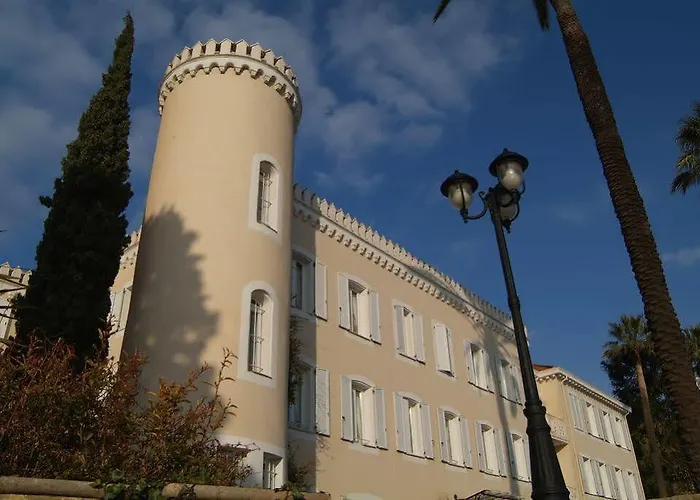 Hotel Chateau De La Tour 4*