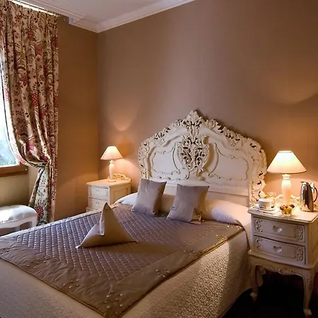 Chateau De La Tour Otel