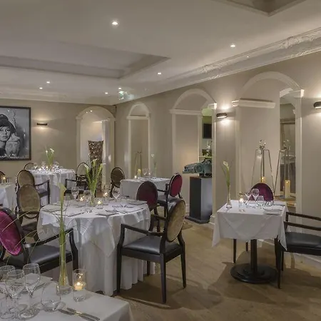 فندق Chateau De La Tour 4*