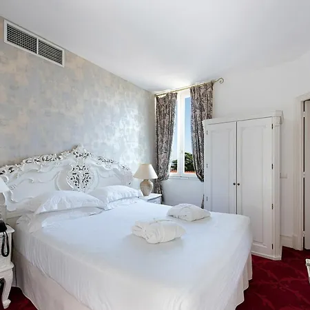 Chateau De La Tour 4*