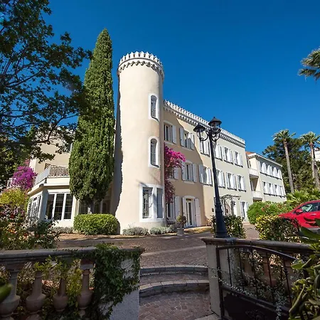 Chateau De La Tour 4*