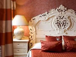 Chateau De La Tour Otel 4*