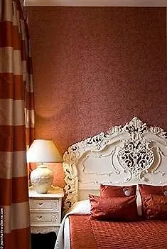 Otel Chateau De La Tour