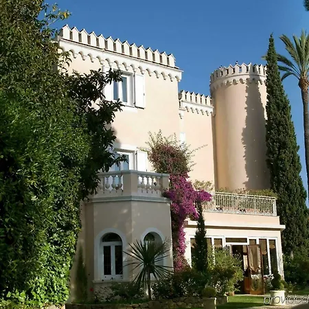 Château De La Tour 4*