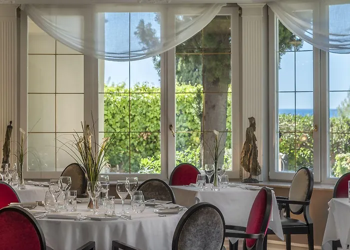 Chateau De La Tour 4* Cannes