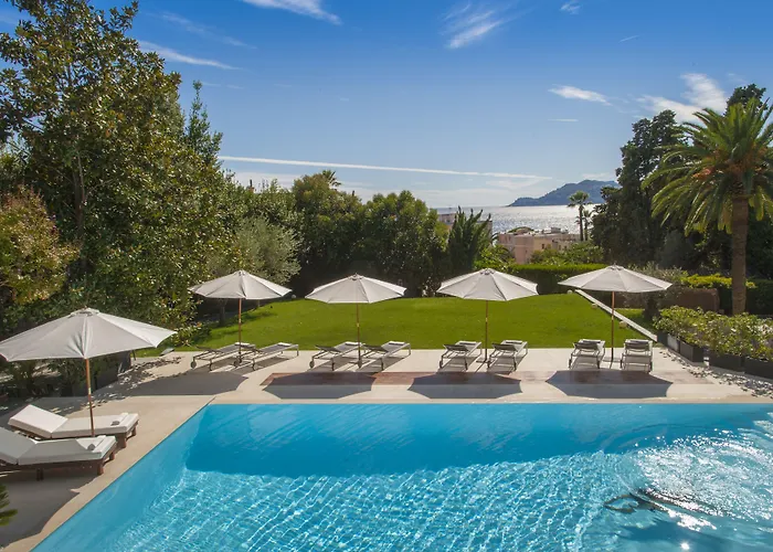 Chateau De La Tour Szálloda 4*