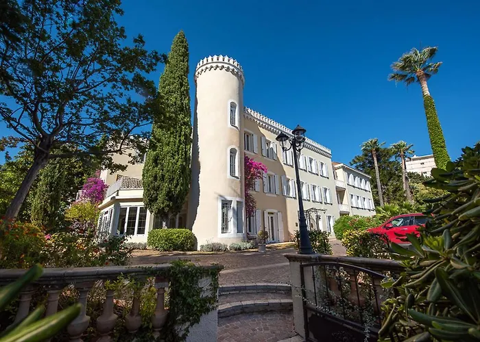 Chateau De La Tour 4*