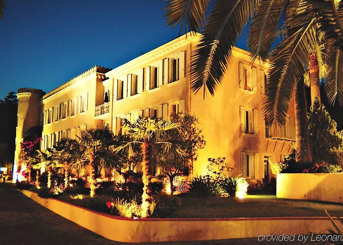 Chateau De La Tour 4*